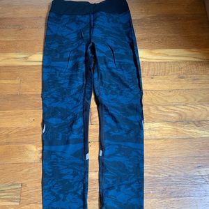 Sweaty Betty Pants - Sweaty Betty zero gravity leggings. Sweaty Betty Pants - Sweaty Betty zero gravity leggings.